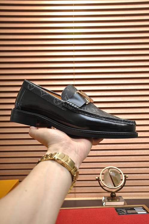 Picture of Louis Vuitton Shoes _SKULVsz38-45hnh020113950